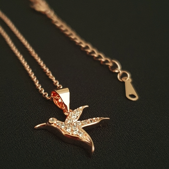 🕊Gentle Rose Gold Hummingbird Pendant Necklace - Picture 3 of 4
